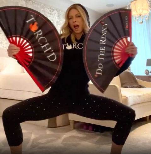 PEOPLE: Kelly Ripa Shows Off Her Dance Moves to Help Raise Money For Frontline Nurses